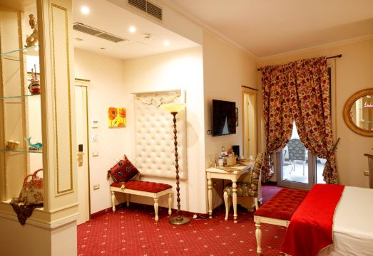 2 KITARRAT Boutique Hotel & SPAHotel Overview