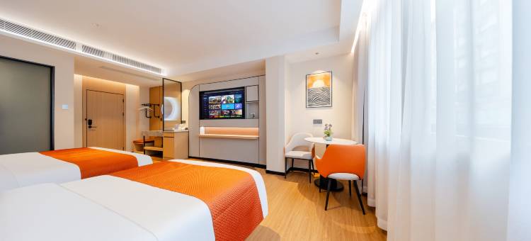 萨途美宿(正中间二马路美食街店)图片