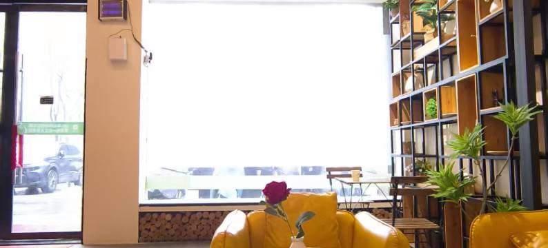 泊宁忆宿酒店(银泰仙桃商城大厦仙桃中学店)图片