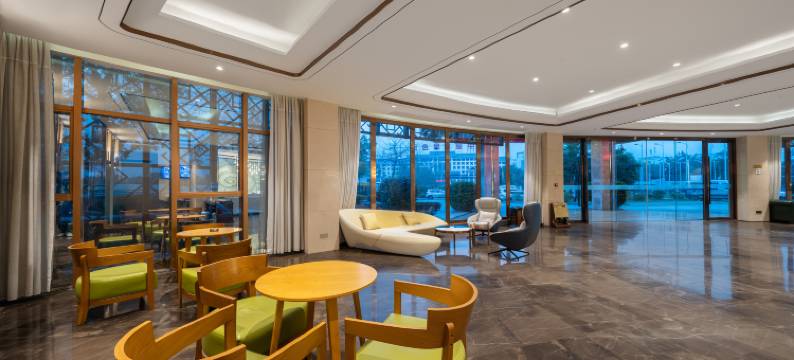 雅斯特国际YESTE酒店(百色高铁站城东客运中心店)图片