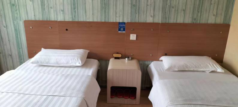 乌鲁木齐渝荣棠宾馆(南湖广场店)图片