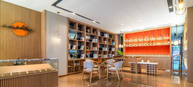 Flower 花涧栖居酒店(贺州学院永丰湖湿地公园店)图片