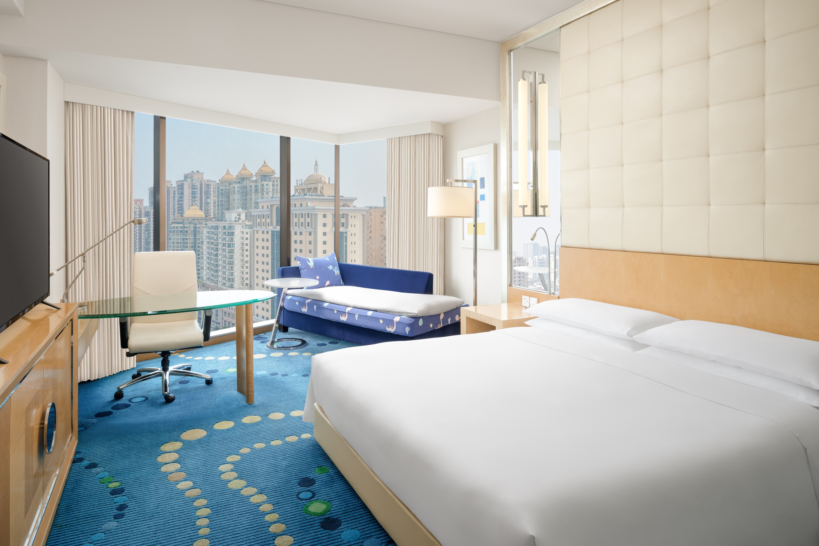 Renaissance Shanghai Yu Garden Hotel on the BundOver view