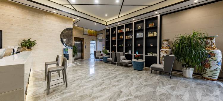 芒市宏顺艺术酒店(芒市广场店)图片