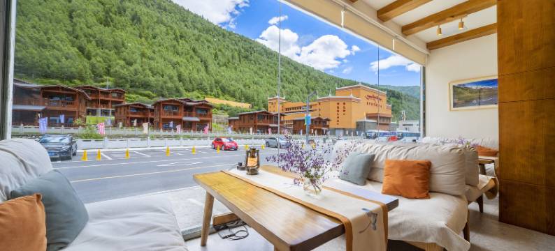 隐栖山居·智能酒店(四姑娘山景区店)图片