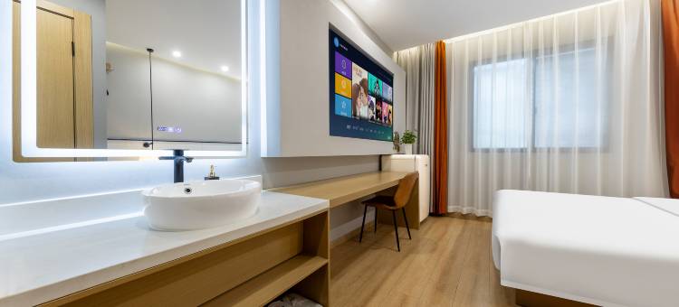 新荟城市酒店(上海静安寺长寿路地铁站店)图片