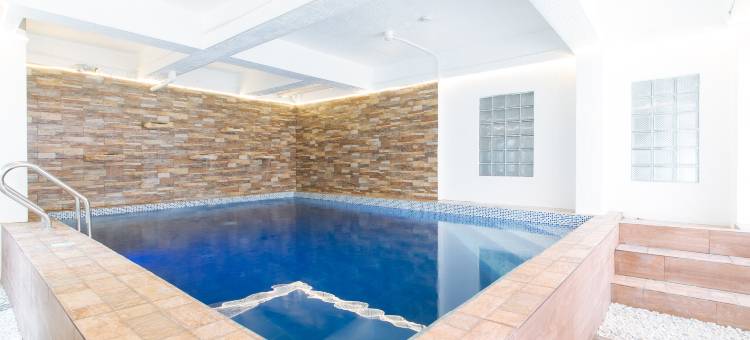 红门酒店Plus靠近坦博 帕拉纳克(RedDoorz Plus near Tambo Paranaque)图片