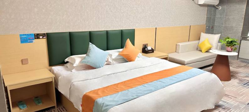 华南酒店(高陵鹿苑大道地铁站店)图片