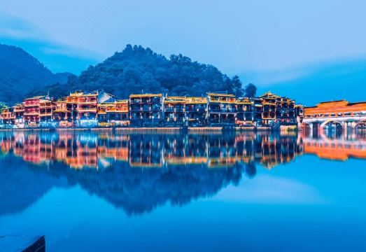 凤凰爱琴海度假酒店外景图