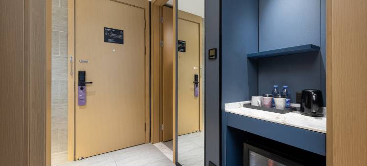 上海艺龙酒店(浦东金桥LaLaport店)图片