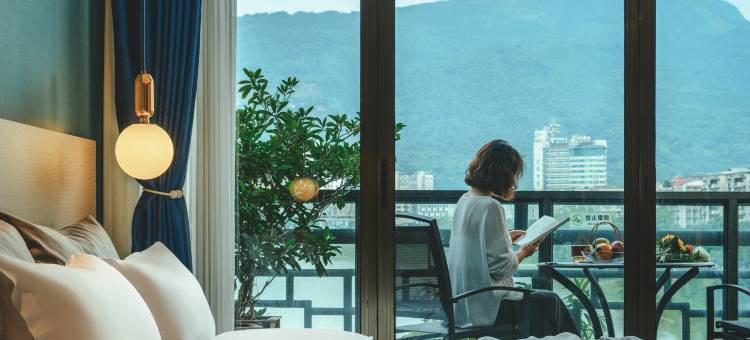 雅安｜Over the Qingyi River｜印象雨城酒店(雅州廊桥店)图片
