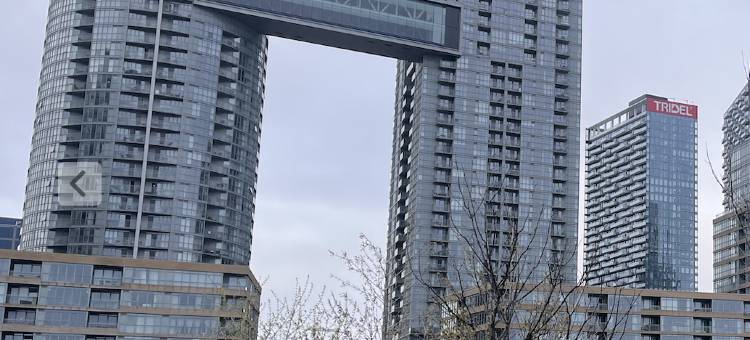 多伦多地标CN旁 1+1 2卧1卫湖边公寓品绝美日落+无遮挡城市全景(Breathtaking Toronto Waterfront 1+1 2BR | CN Tower, Lake & City Sunset Perfection)图片