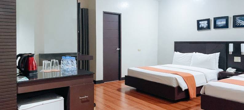 RedDoorz Plus @ Hotel Esse图片