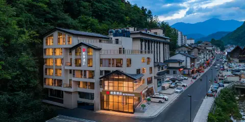 柏曼酒店(神農架迎賓大道店)