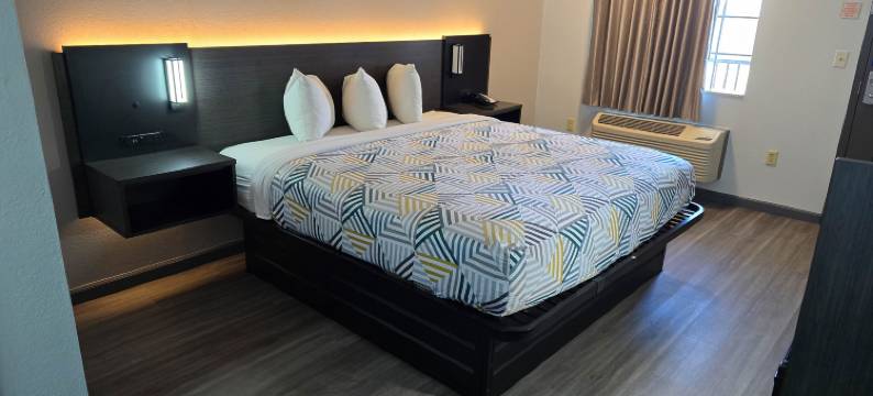 俄克拉荷马俄克拉何马城- 丰提尔市 6号汽车旅馆(Motel 6 Oklahoma City, OK - Frontier City)图片