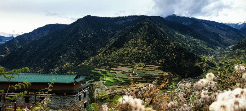 花筑·唐拉颇章·悬崖藏地民宿(牟尼沟风景区店)图片