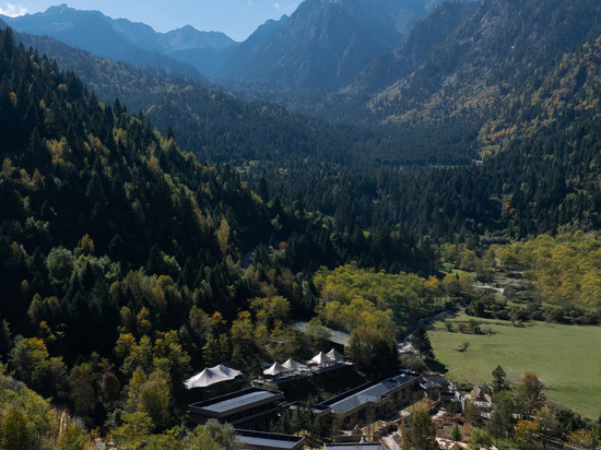 九寨沟仰望星空·Vacilando度假庄园(日照金山观赏点店)