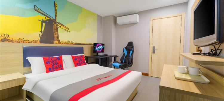 昂拓电竞民宿(邯郸火车站店)图片