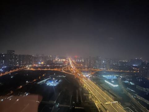 悦江高空露台智慧江景民宿(武汉国际博览中心店)图片