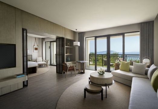 Sanya Marriott Yalong Bay Resort & SpaHotel Overview