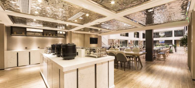 郑州CBD中州大道亚朵酒店图片