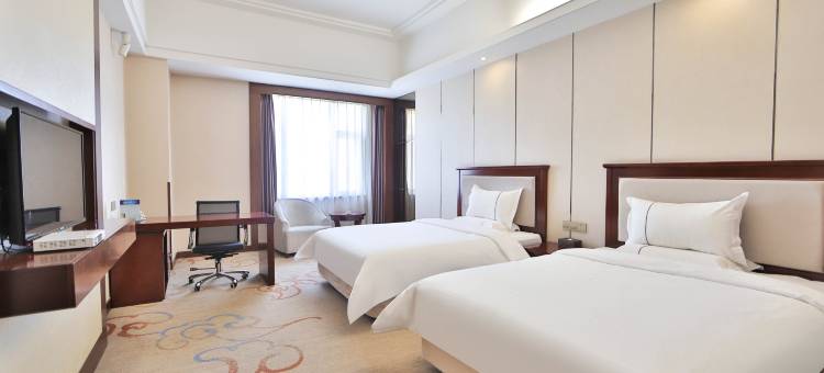 松原金鼎假日酒店(乌兰大街火车站店)图片