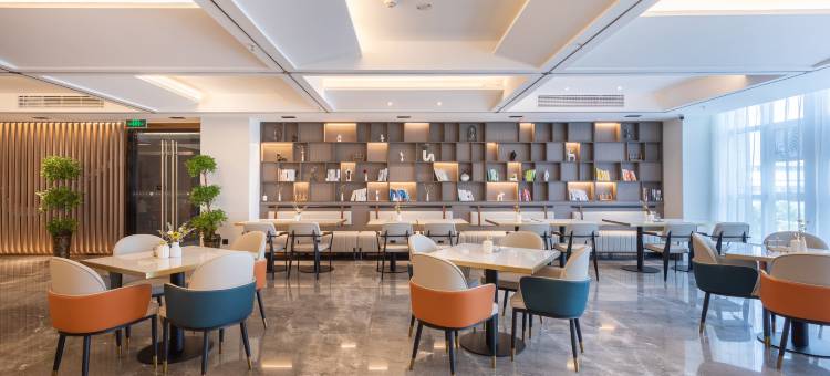 合肥肥东高铁站瑶岗路亚朵酒店图片