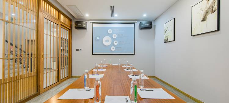 闲栖庭·星空泳池溪畔野奢亲子度假villa(安吉深溪峡谷漂流店)图片