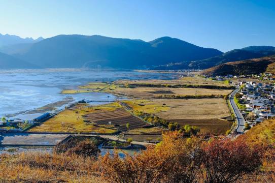 半山探野·悬崖纳境依山听海隐邸(香格里拉纳帕海店)图片