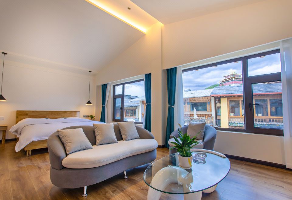 Shangri-La Banxia Time Homestay (Dukezong Ancient City Branch) Hotel Overview
