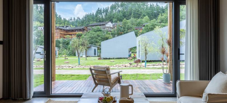 璞逸居·野溪河畔山水度假营(张家界国家森林公园店)图片