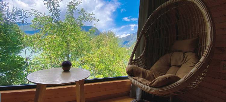 格尔达·云宿(硗碛乡店)图片