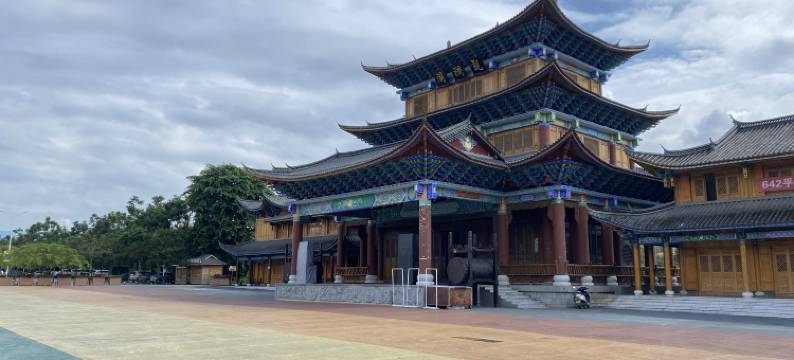 澜沧天润大酒店(拉祜广场博物馆店)图片