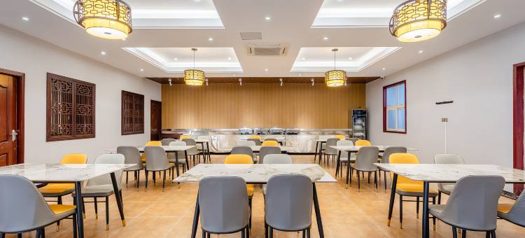 什邡东方假日酒店(什邡高铁西站店)图片