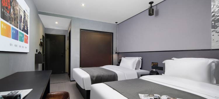 香蕉FUN酒店(广州东站燕塘地铁站店)图片