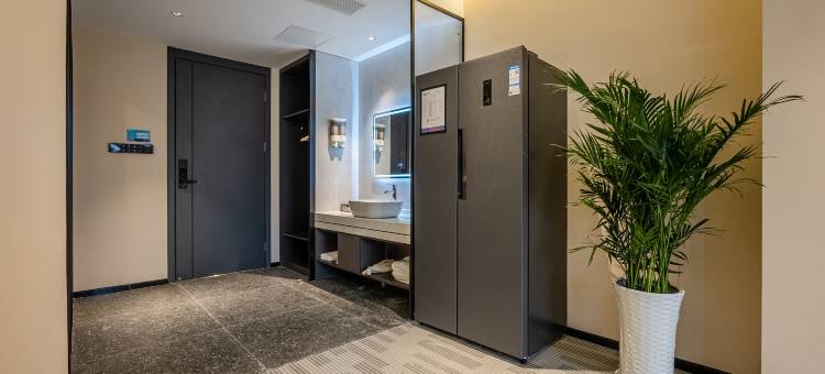 爱电竞酒店(崇州高铁站滨江路店)图片