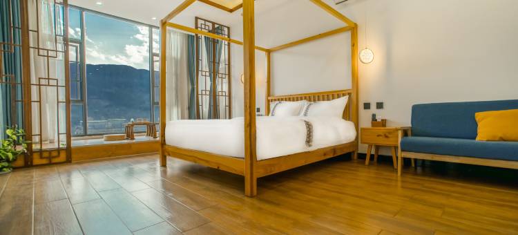 宾川鸡足山朝圣居图片