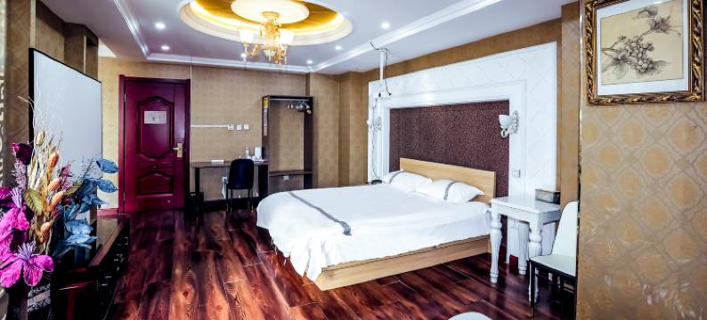 沈阳镶兰府旅居酒店(中街故宫店)图片