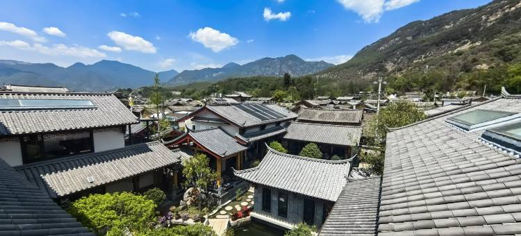 乔木世家·阿乡哥田野归墅纳西文化艺术收藏高奢酒店(拉市海店)图片