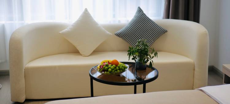 大理屋里请客栈(兴盛大桥洱海月湿地公园店)图片