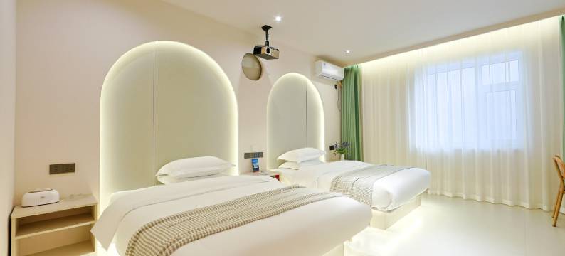 云朵•漫居｜AESTHETIC•FASHION设计民宿(延吉延边大学网红墙店)图片