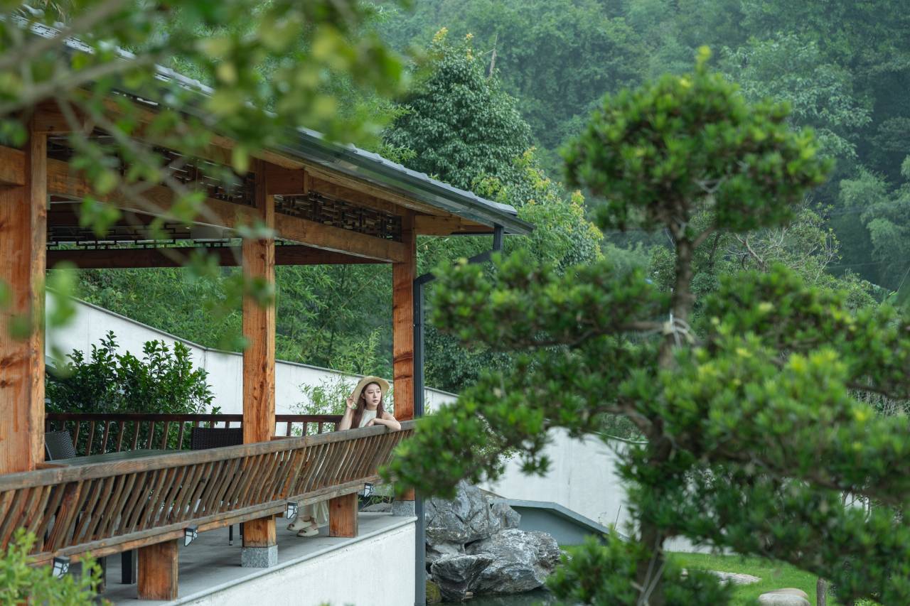 安吉龙王山·闻山倦晚·亲子溯溪度假美宿(章里古道路口店)图片