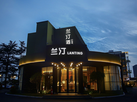 兰汀酒店(青岛五四广场高雄路地铁站店)