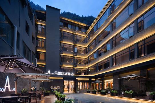 朵兰达V酒店(九寨沟游客中心店)