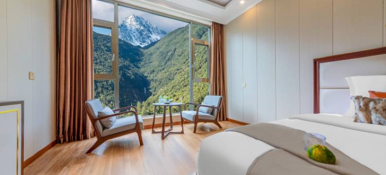 盛思度假大酒店(海螺沟磨西古镇店)图片