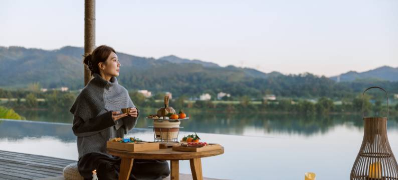 惠云希·山里院子 270°江景泳池度假民宿图片