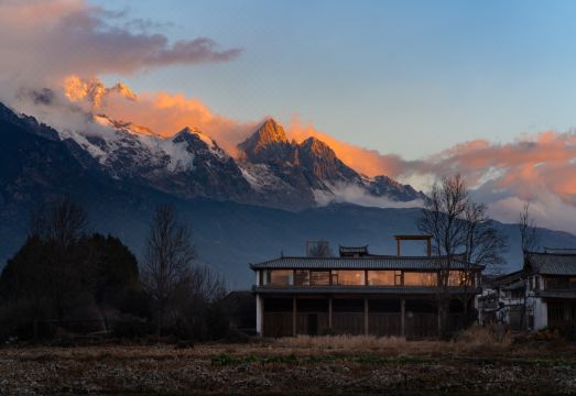 粤茗苑丨日照金山?空中 GarDen 雪山观景文化美宿（白沙古镇店）外景图