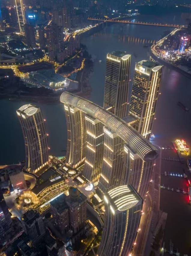 重庆解放碑洪崖洞江景希尔顿欢朋酒店图片