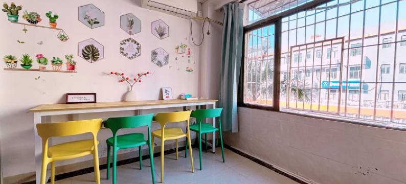 初夏女生公寓图片