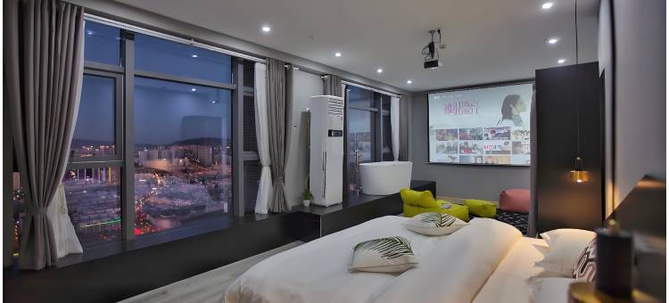 昱凯·晨汐影音酒店(昆明北京路同德广场店)图片